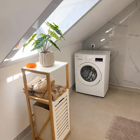 Apartma Iza56 *